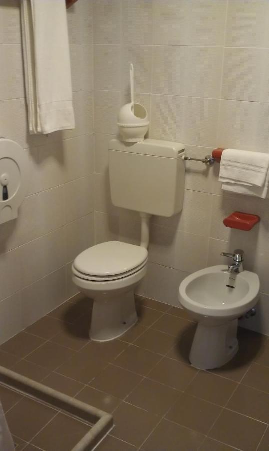 Albergo Casa Dell'Ospite Брешия Номер фото