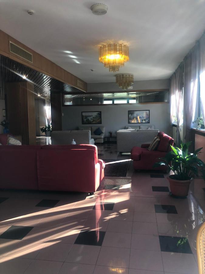 Albergo Casa Dell'Ospite Брешия Экстерьер фото