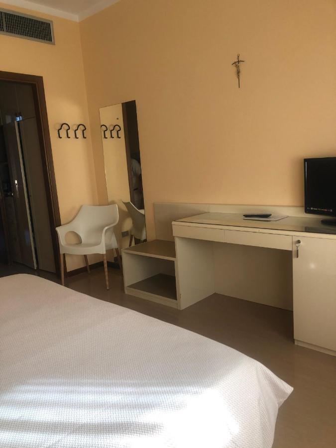 Albergo Casa Dell'Ospite Брешия Экстерьер фото